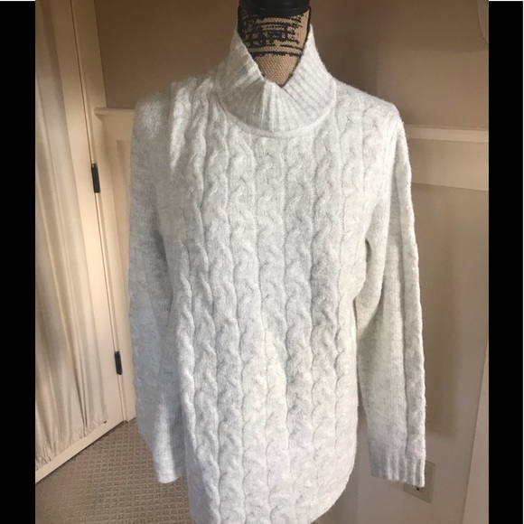 Villa Clothes Sweater - Picture 2 of 6